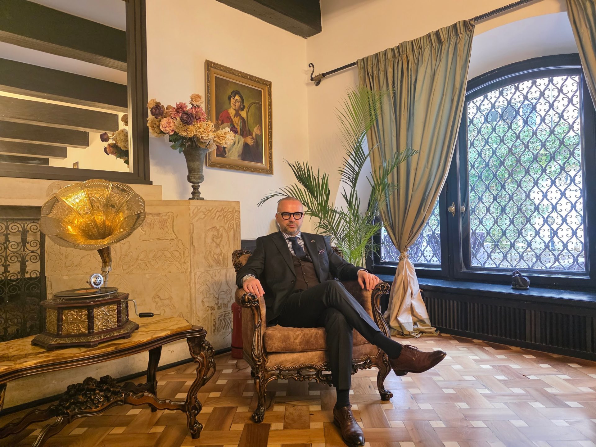Eduard Petrescu – PR: Ekogroup a Dezvoltat o Rețea Unică de 100 de Site-uri de Gambling pentru a Susține SEO, Reputația și Promovarea Brandurilor din Jocuri de Noroc